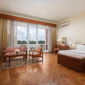 4* Hotel Inya