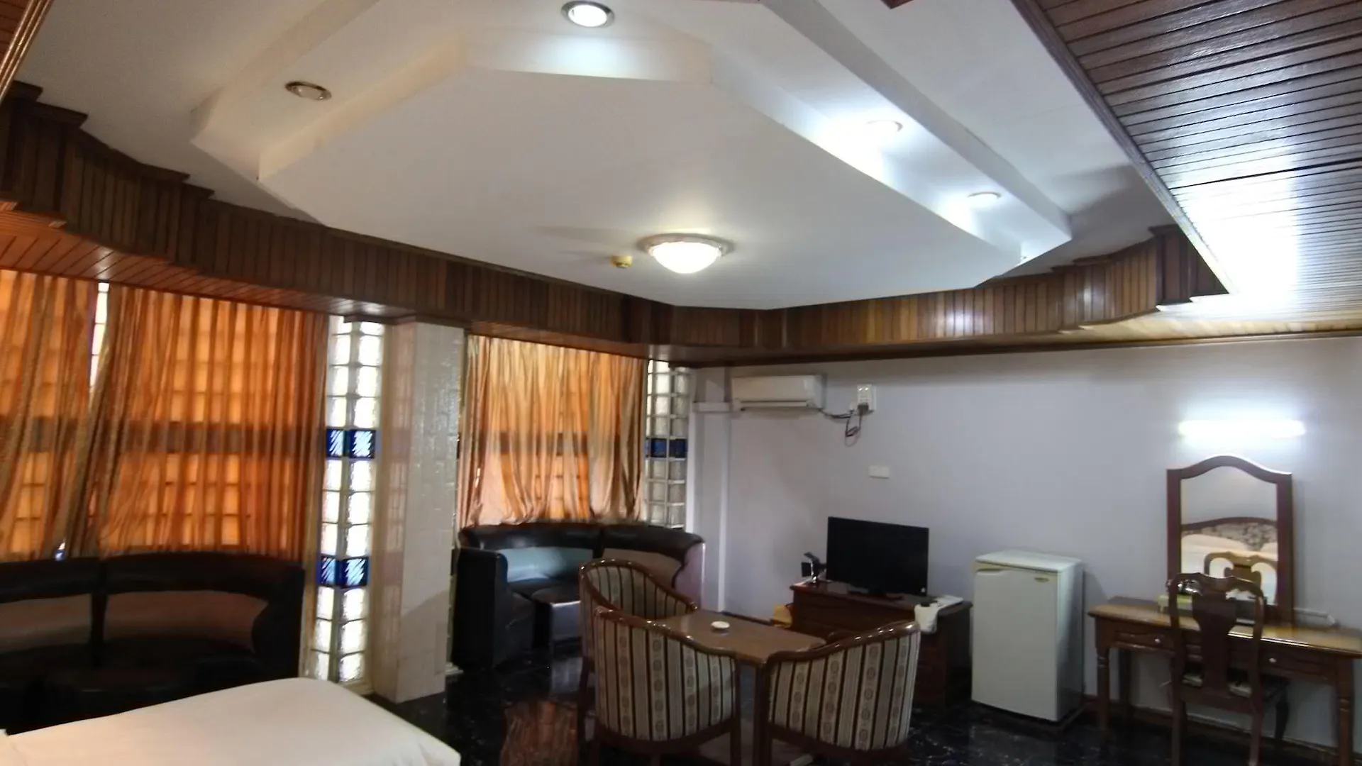 Royal White Elephant Hotel Rangoon