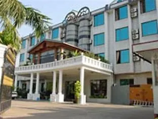 Royal White Elephant Hotel Rangoon 2*,