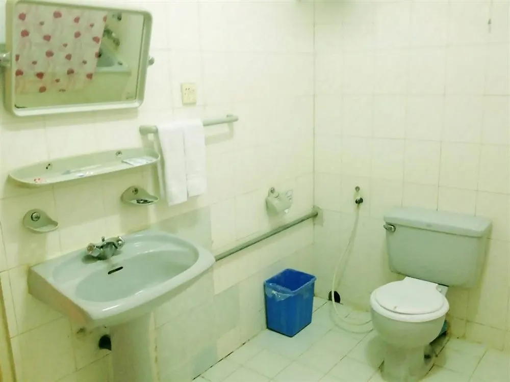 Royal White Elephant Hotel Rangoon 2*,  Myanmar